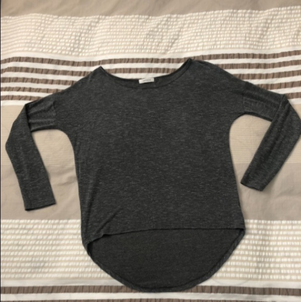 Grey long sleeve top🩶